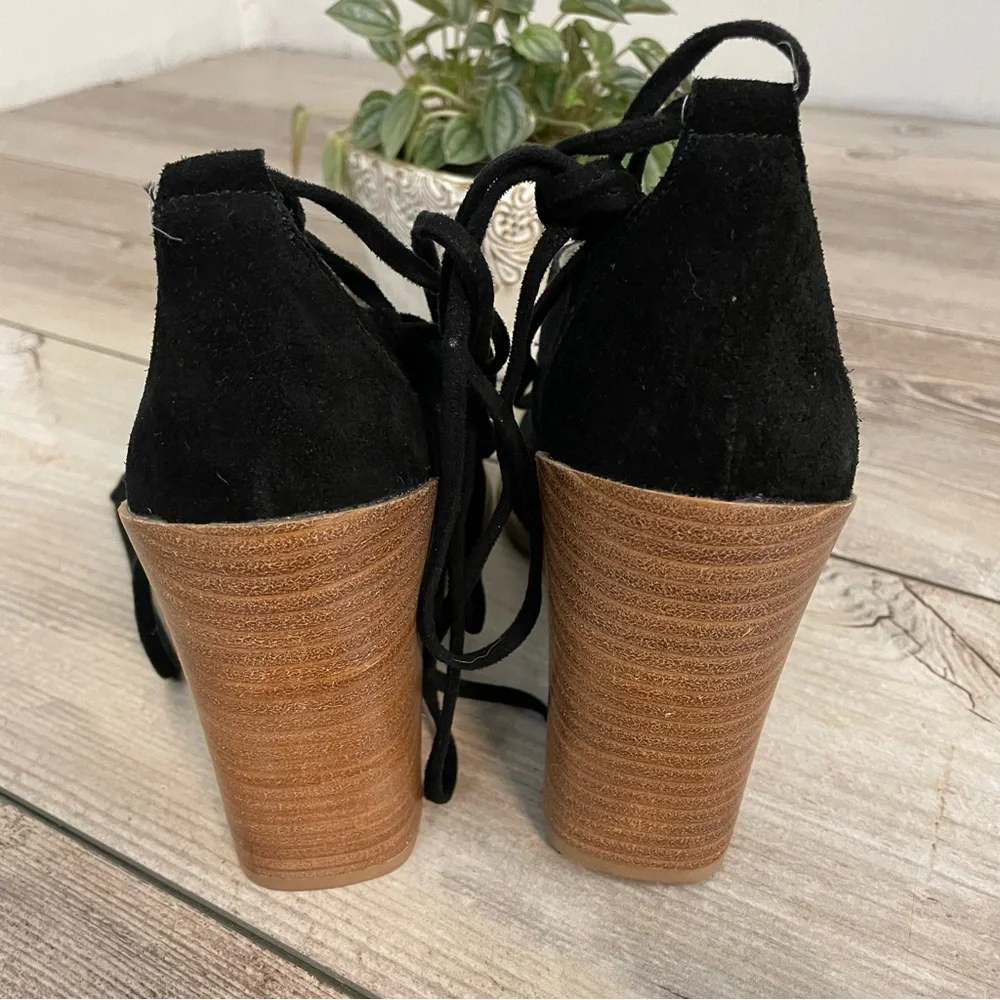 Seychelles x Anthropologie NWOB Suede Heels‎ Black Women’s 8.5 Leather Lace Up